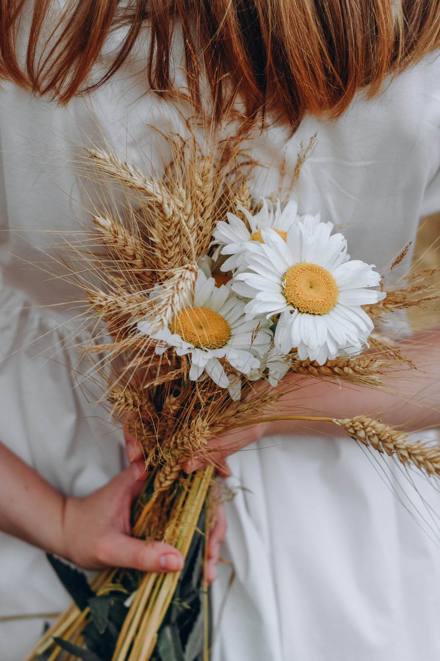Gifting flowers to a pregnant women suffering from morning sickness and hyperemesis garvidarum. Trying to find alternative remedies for nausea and vomiting in pregnancy.